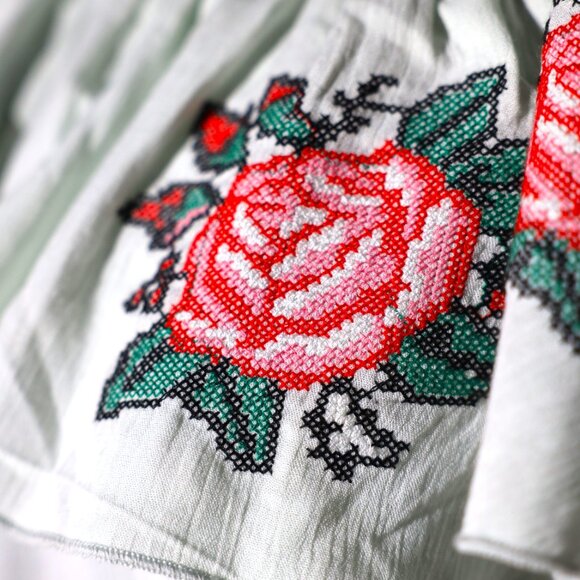 E2 Embroidered Off-Shoulder Top, Size Medium - Picture 2 of 5